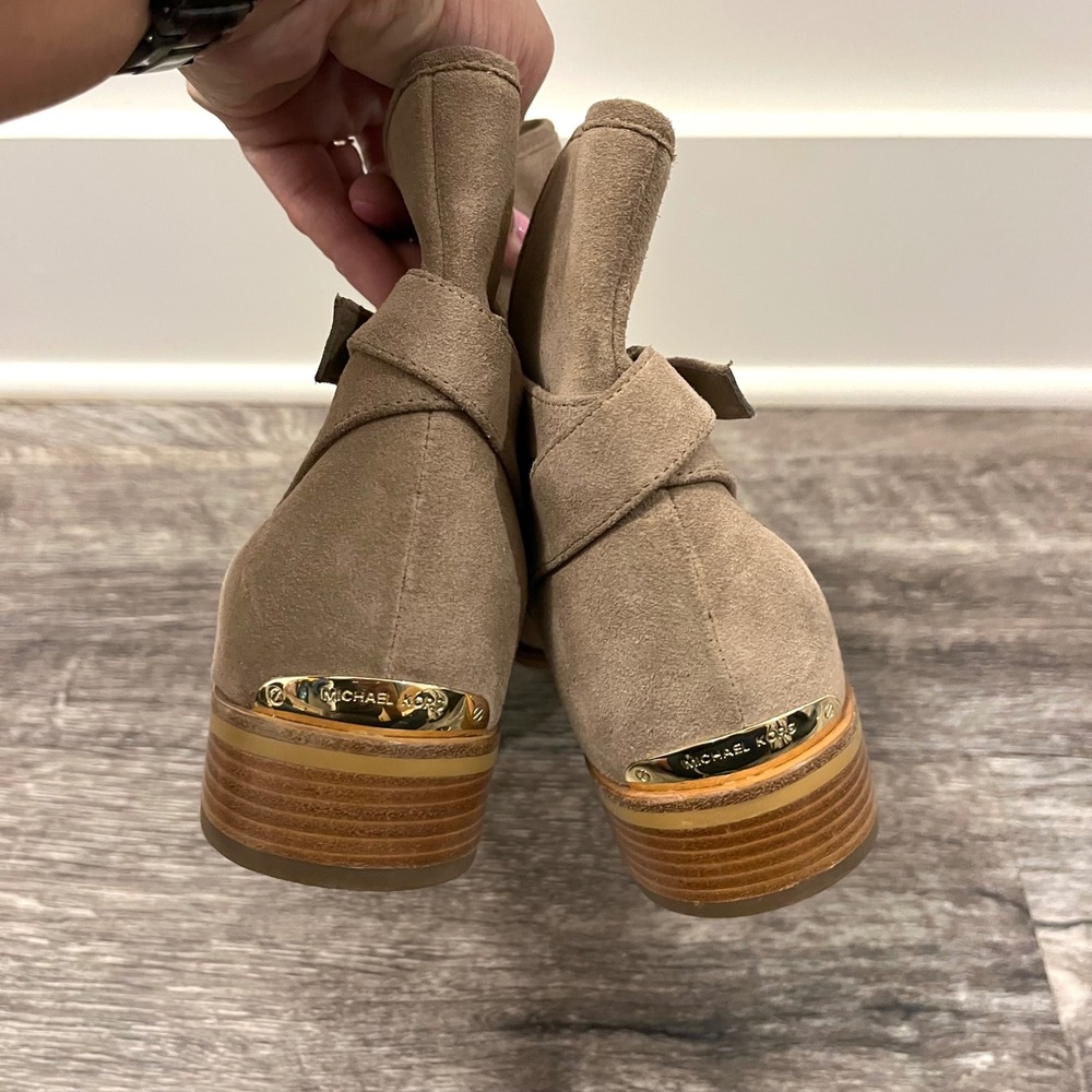 MICHAEL Michael Kors Boots Women's 11 Beige Tan Suede Leather Buckle Ankle - Picture 3 of 8